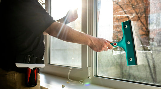 The Ultimate Guide to Choosing the Right Window Cleaning Accessories for High-Rise Buildings